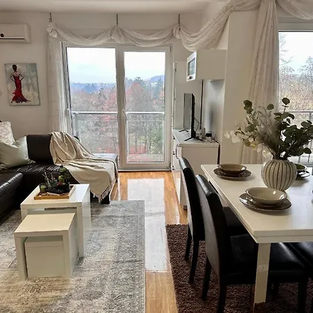 Апартаменты Prelep Pogled, Elegantan Komfor Blizu Centra, Besplatan Parking, Floresta *