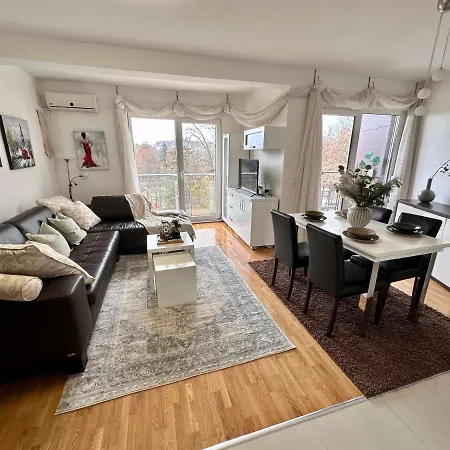 Prelep Pogled, Elegantan Komfor Blizu Centra, Besplatan Parking, Floresta *