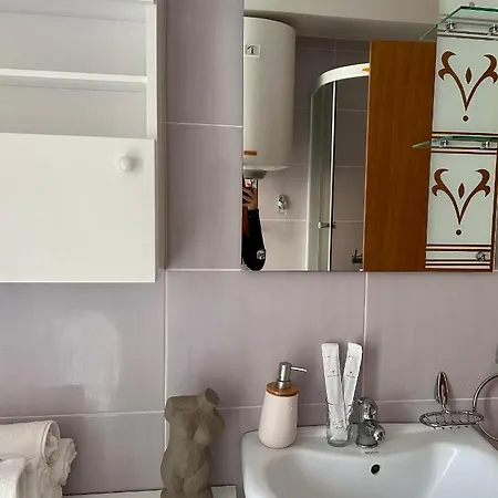 Prelep Pogled, Elegantan Komfor Blizu Centra, Besplatan Parking, Floresta