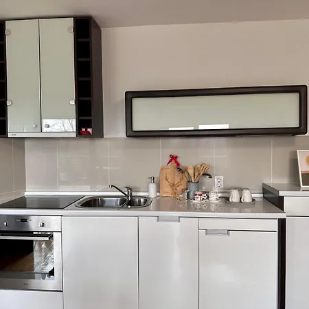 Apartamento Prelep Pogled, Elegantan Komfor Blizu Centra, Besplatan Parking, Floresta