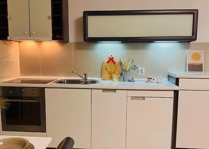 Lejlighed Prelep Pogled, Elegantan Komfor Blizu Centra, Besplatan Parking, Floresta