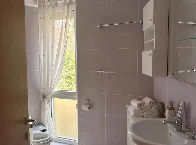 Prelep Pogled, Elegantan Komfor Blizu Centra, Besplatan Parking, Floresta